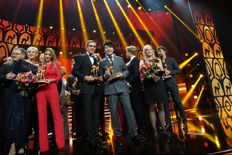 德国联赛冠军产生,球队庆祝夺冠殊荣的简单介绍 德国联赛冠军产生,球队庆祝夺冠殊荣的简单介绍