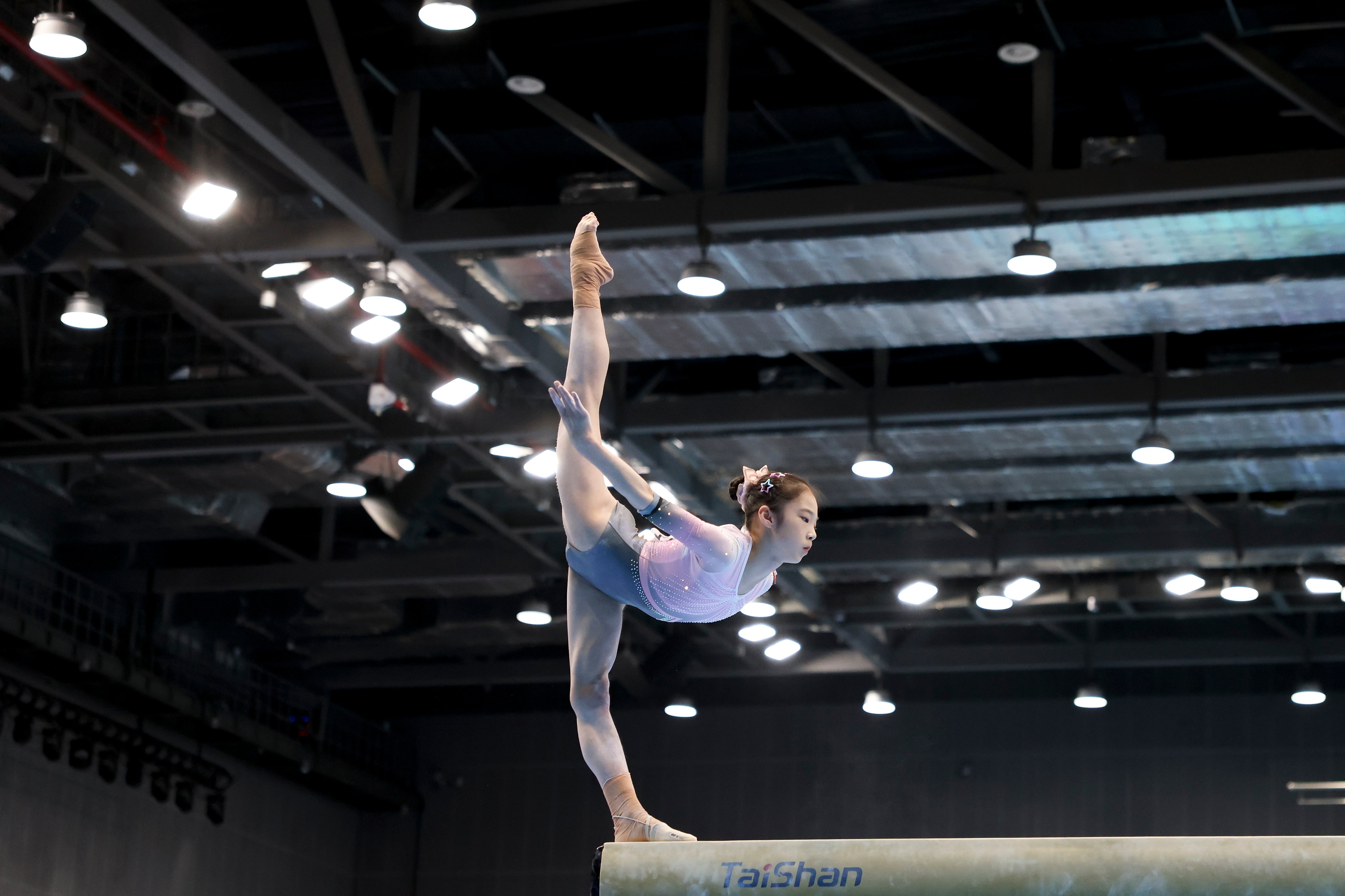 卢森堡选手斩获体操比赛平衡木女子金牌