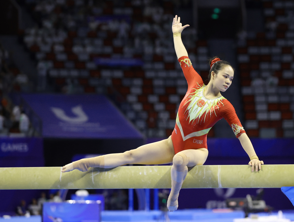 卢森堡选手斩获体操比赛平衡木女子金牌