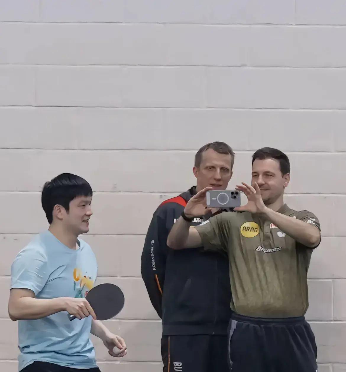 德国乒乓球队横扫英国乒乓球队，樊振东统治全场的简单介绍