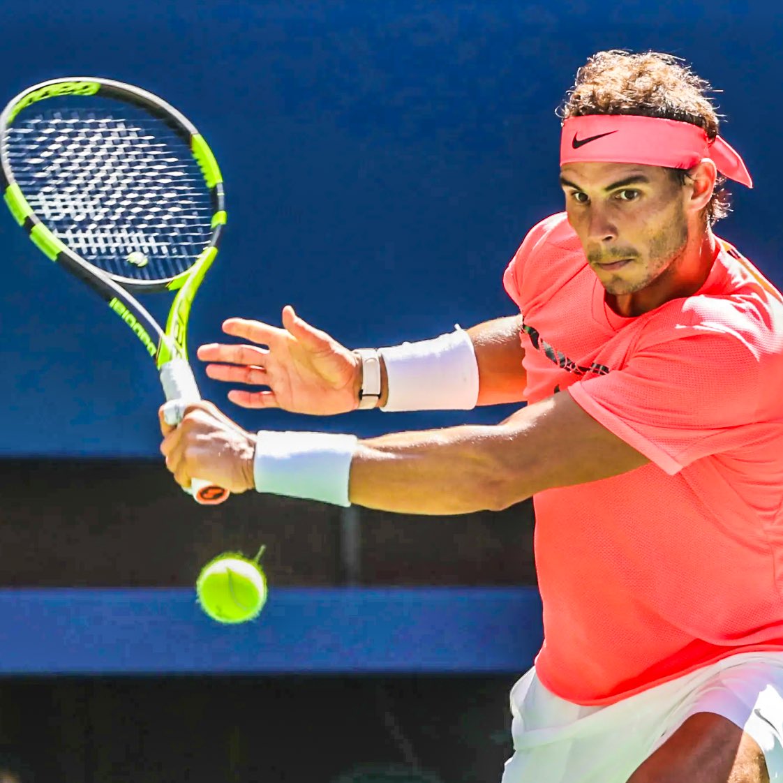 包含英国网球队绝杀美国网球队，纳达尔关键制胜的词条