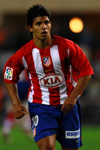 包含荷兰爆冷马德里竞技，阿奎罗制霸全场的词条