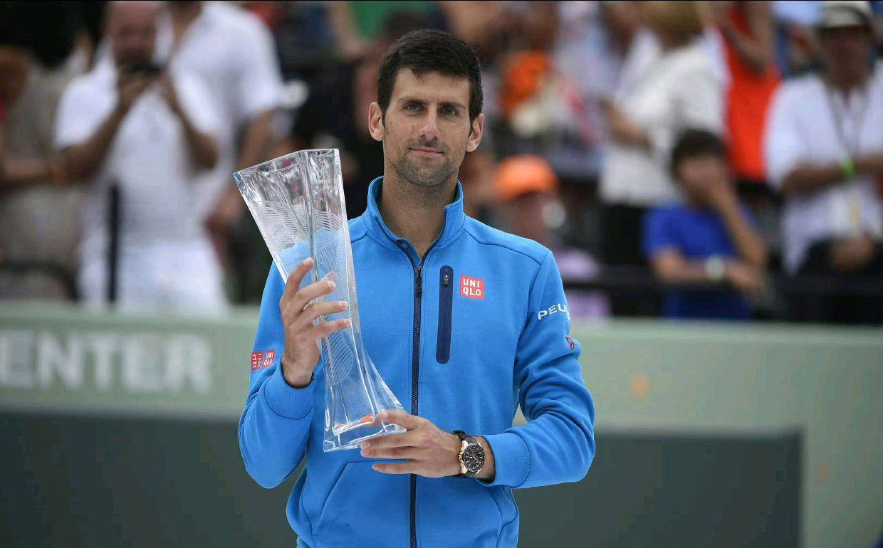 关于西班牙网球队力克世界网球队，费德勒统治全场的信息