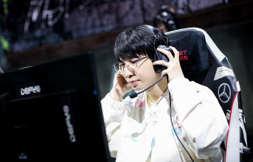 DK横扫G2，Uzi高光表现的简单介绍